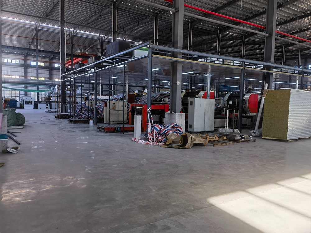 共和厂房海康全彩600万摄像机安装